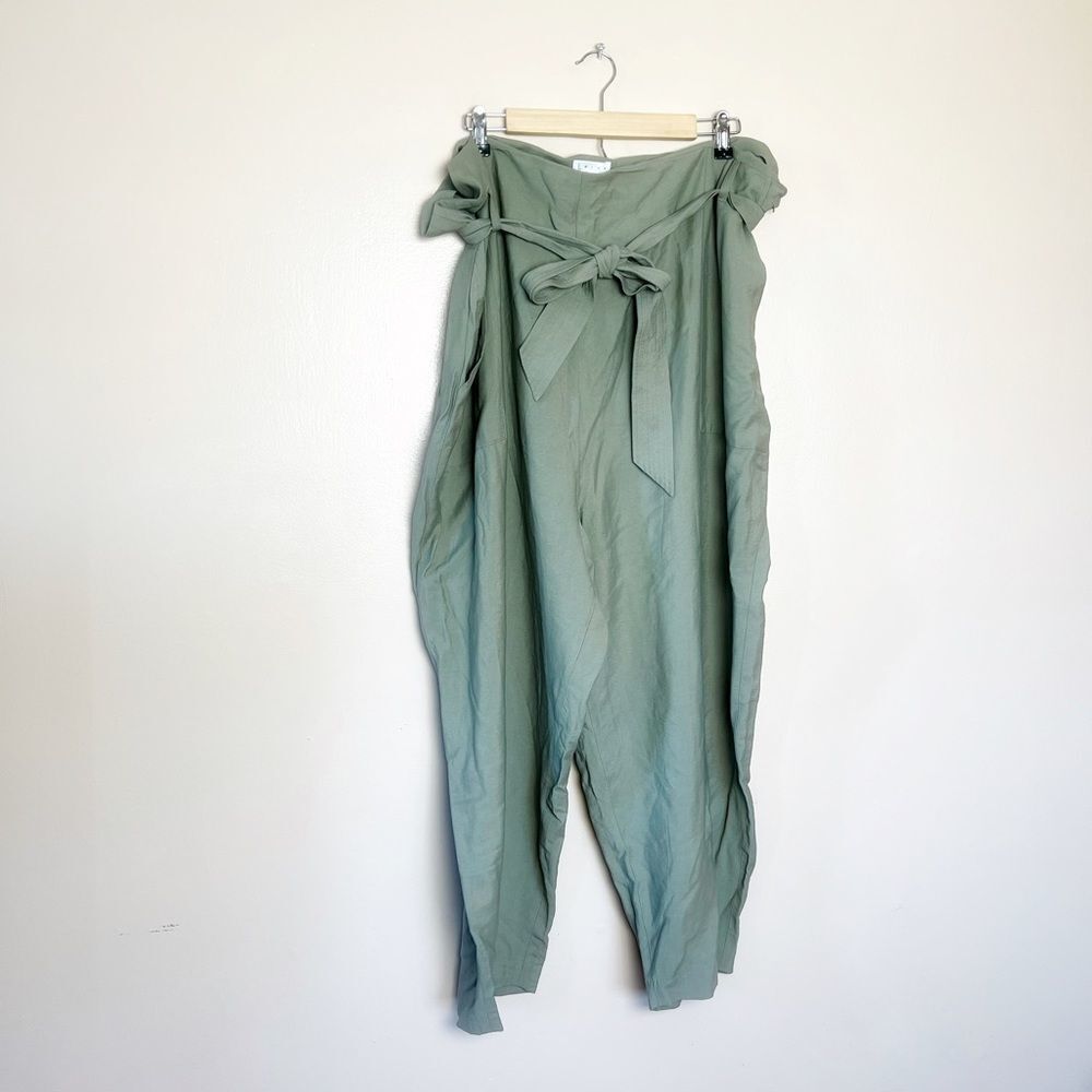 CLEARANCE! Sage Green Leith Tie Waist Pants Size 4X EUC